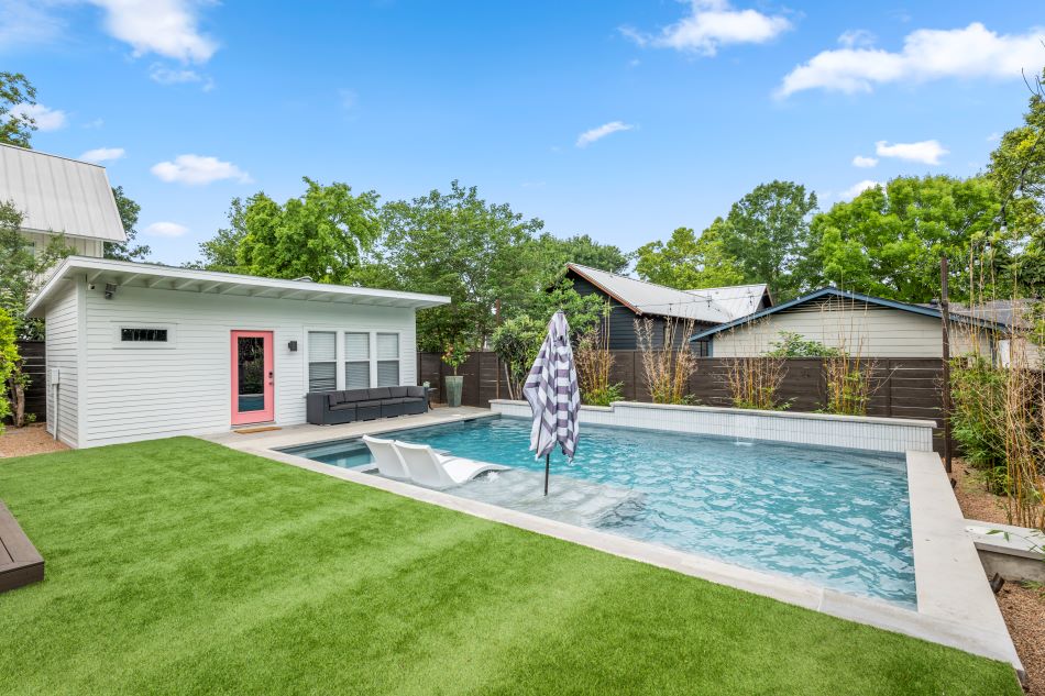 Textured concrete pool deck